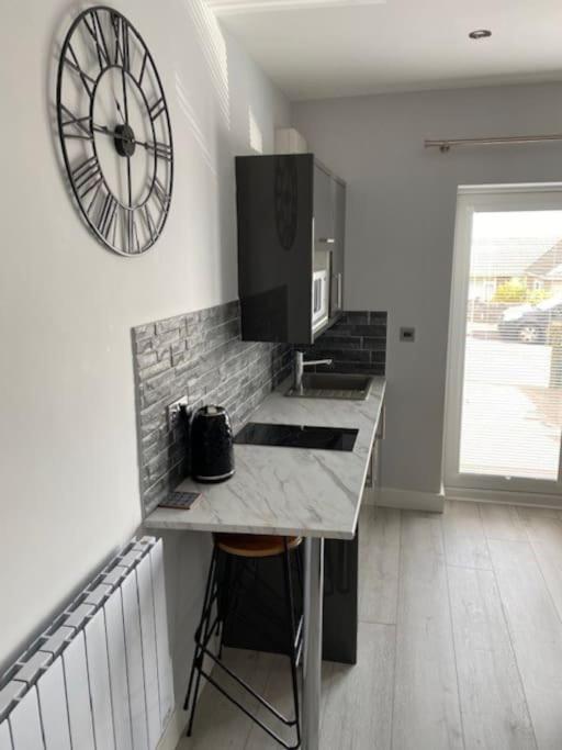 Luxury Mumbles View Studio Apartment Swansea Ngoại thất bức ảnh